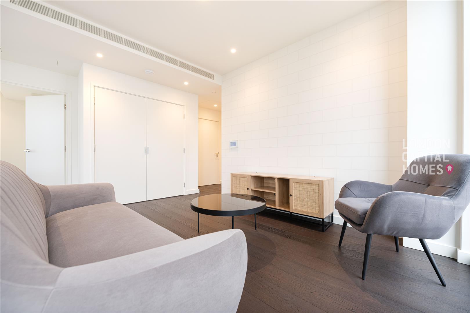 2 bed property in 67 Bondway, London